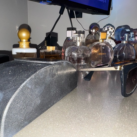 Prada Black and Gold Women's Sunglasses - Picture 6 of 9